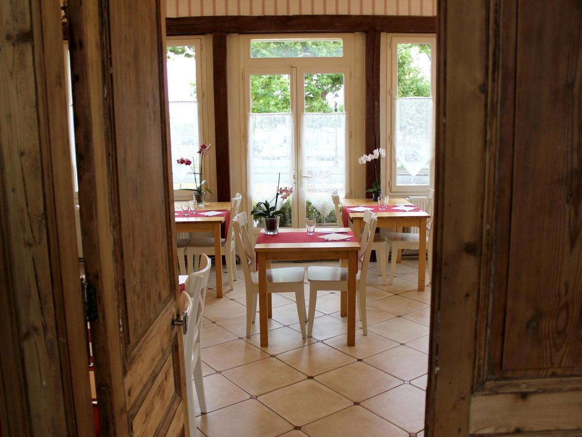 Hotel Les Aubepines Illiers-Combray Εξωτερικό φωτογραφία