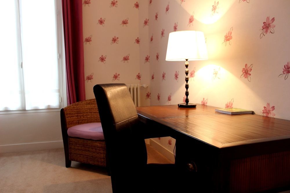 Hotel Les Aubepines Illiers-Combray Εξωτερικό φωτογραφία