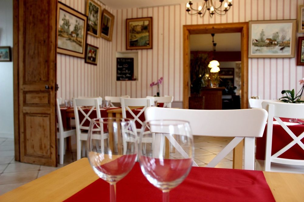 Hotel Les Aubepines Illiers-Combray Εξωτερικό φωτογραφία